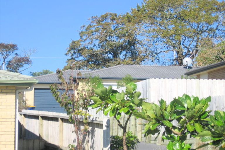 Photo of property in 7 Midhurst Avenue, Henderson, Auckland, 0612