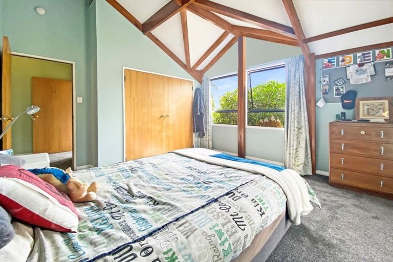 Photo of property in 34 Field Street, Silverstream, Upper Hutt, 5019