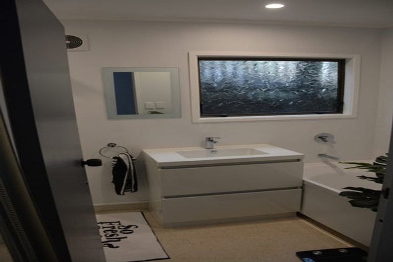 Photo of property in 76 Khandallah Road, Ngaio, Wellington, 6035