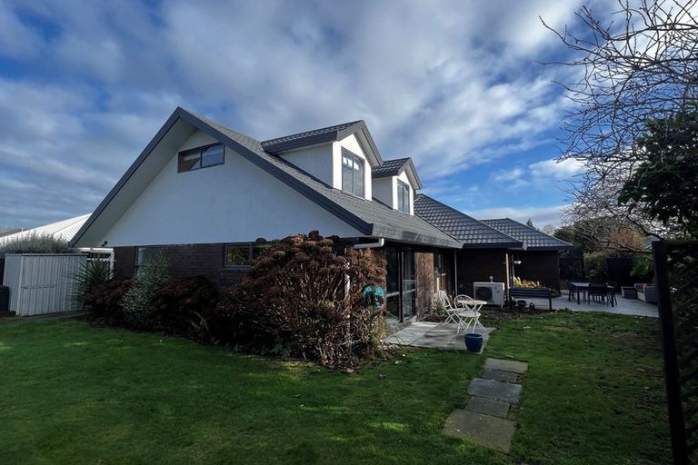 Photo of property in 18 Vanderbilt Place, Halswell, Christchurch, 8025