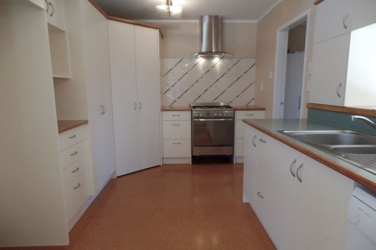 Photo of property in 10 Pamir Place, Welcome Bay, Tauranga, 3112