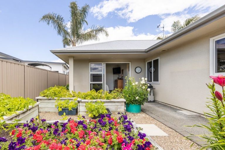 Photo of property in 2 Arthur Close, Clive, 4102