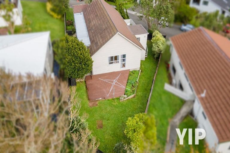 Photo of property in 4 Curacao Place, Grenada Village, Wellington, 6037