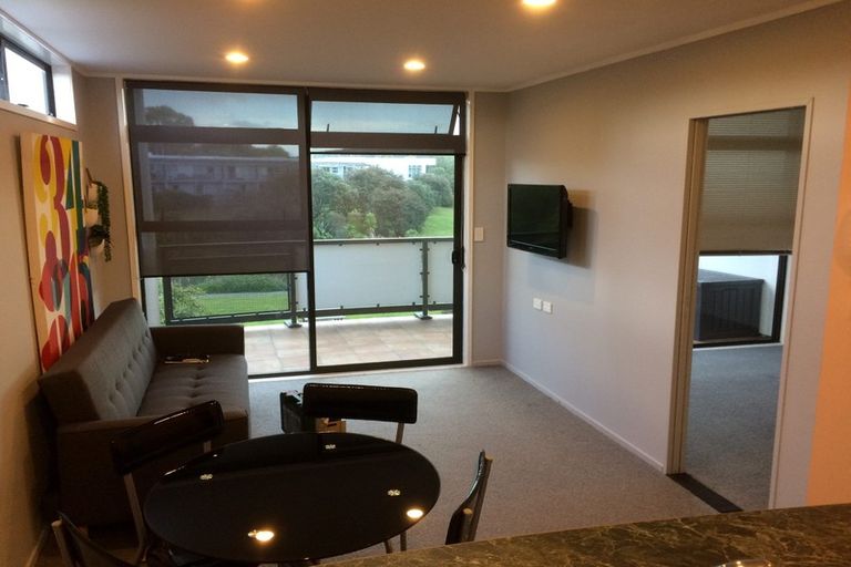 Photo of property in 11/372 Rosedale Road, Rosedale, Auckland, 0632
