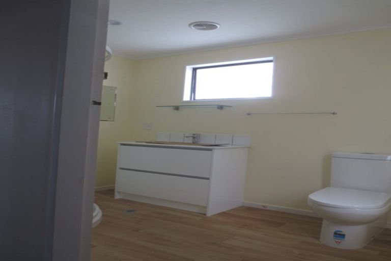 Photo of property in 60 Beazley Avenue, Paparangi, Wellington, 6037