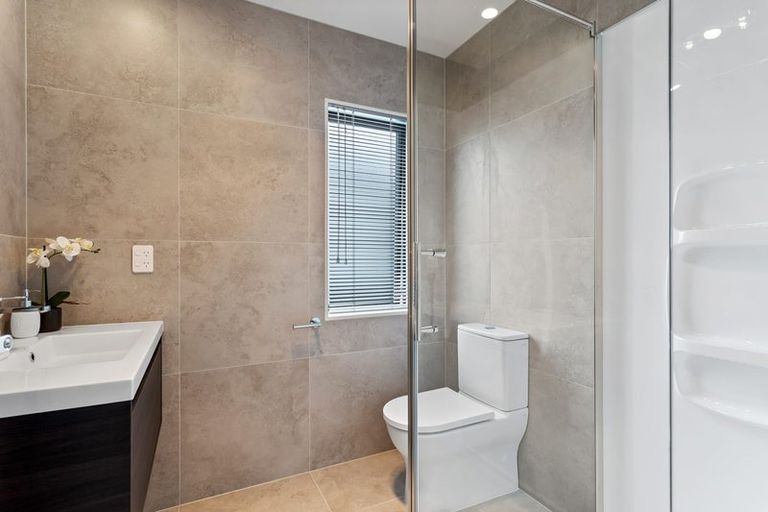 Photo of property in 15 Aquamarine Road, Rosehill, Papakura, 2113