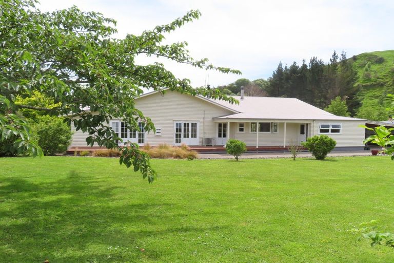 Photo of property in 709 Weber Road, Waitahora, Dannevirke, 4971