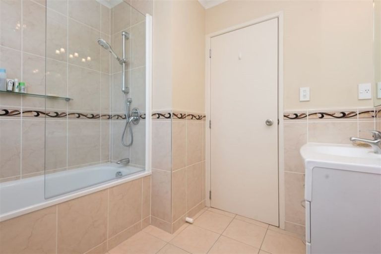 Photo of property in 76 Skip Lane, East Tamaki, Auckland, 2013