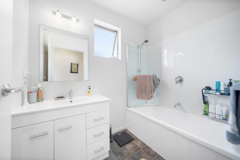 Photo of property in 4 Onslow Road, Lake Hayes, Queenstown, 9304