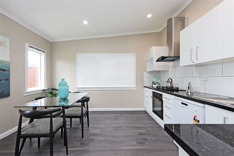 Photo of property in 202 Grays Road, Saint Leonards, Hastings, 4120