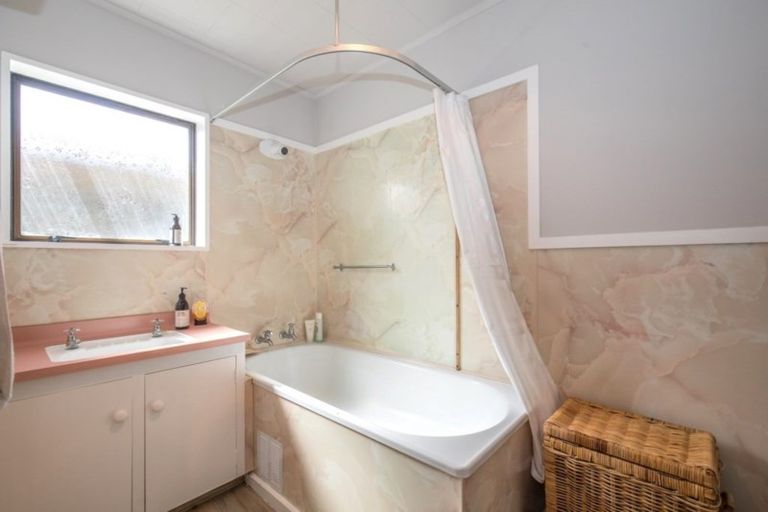 Photo of property in 86 Hunter Crescent, Wanaka, 9305