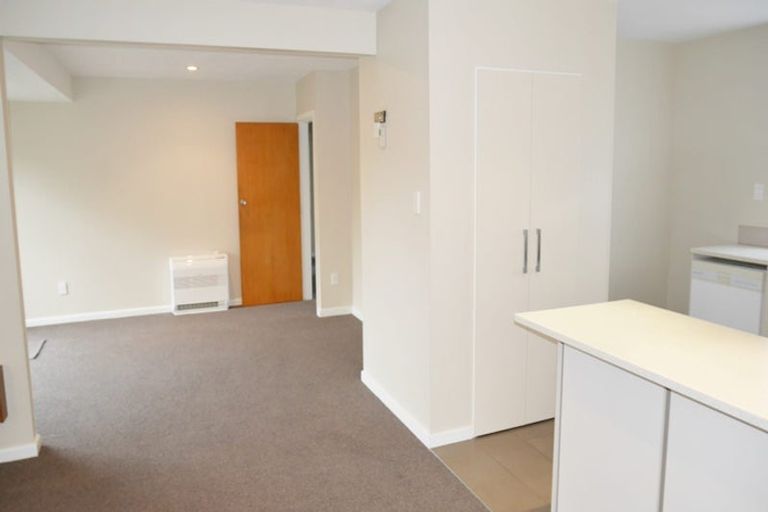 Photo of property in 32 Glenharrow Avenue, Avonhead, Christchurch, 8042