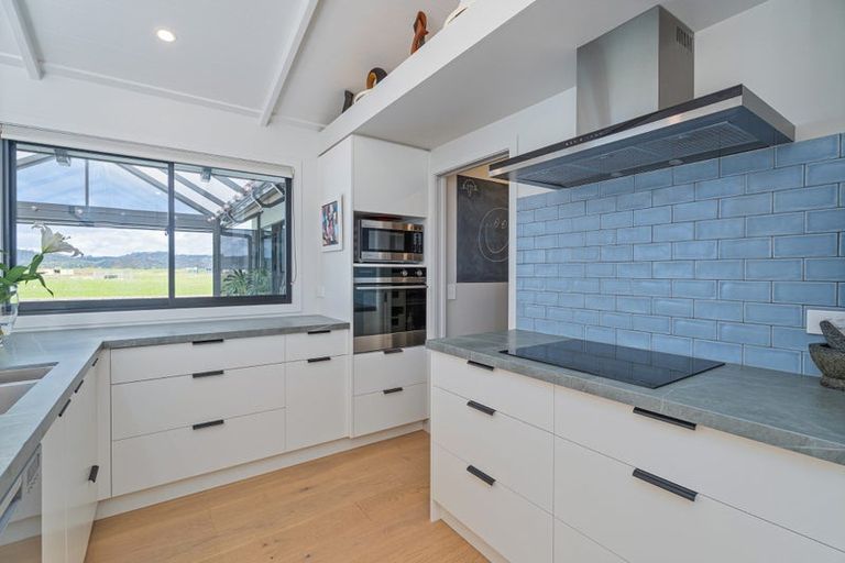 Photo of property in 20 Ngaroma Crescent, Whitianga, 3510