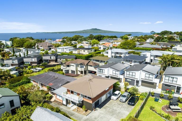 Photo of property in 1/264 Lake Road, Hauraki, Auckland, 0622