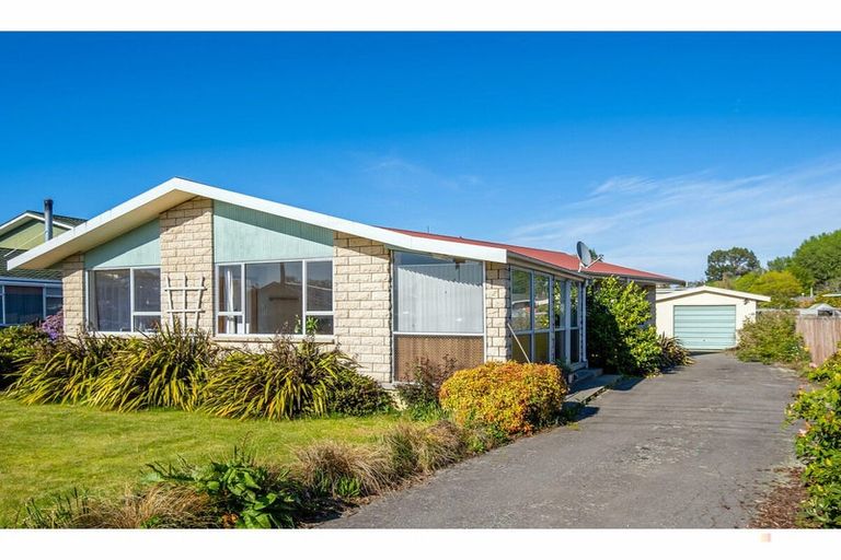 Photo of property in 16 Flatman Crescent, Geraldine, 7930