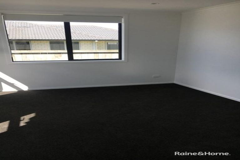 Photo of property in 37 Livingstone Drive, Papamoa Beach, Papamoa, 3118
