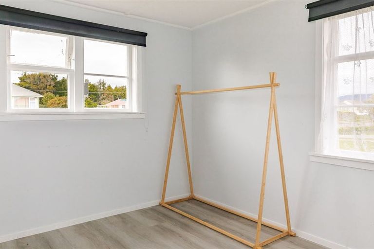 Photo of property in 4 Colvin Street, Westport, 7825