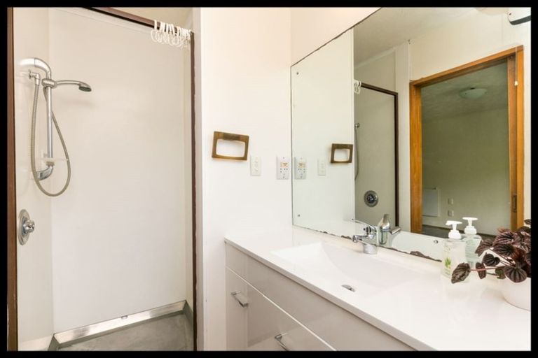 Photo of property in 53 Amapur Drive, Khandallah, Wellington, 6035