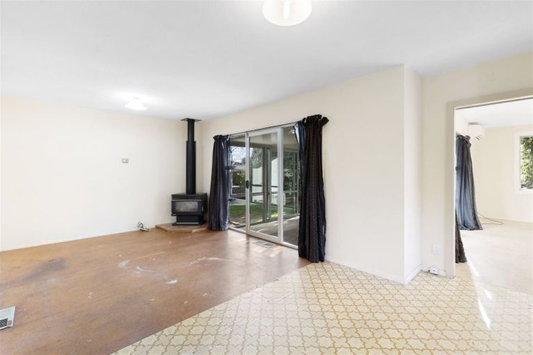 Photo of property in 47 Oakley Crescent, Hornby, Christchurch, 8042