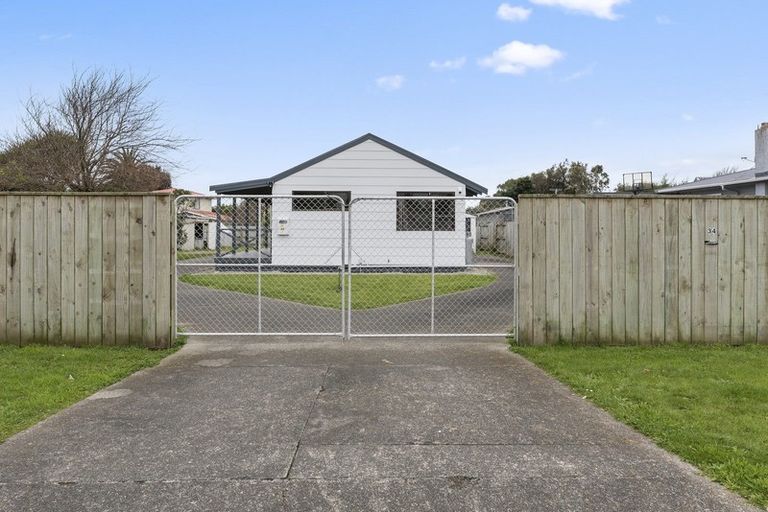 Photo of property in 34 Kiharoa Street, Otaki Beach, Otaki, 5512