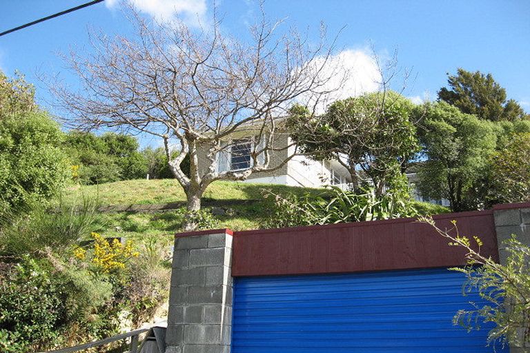 Photo of property in 20 Bledisloe Crescent, Wainuiomata, Lower Hutt, 5014