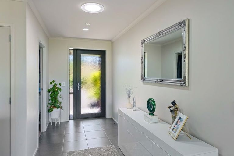 Photo of property in 9 Angus Way, Nikau Valley, Paraparaumu, 5032