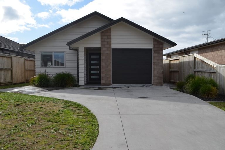 Photo of property in 16 Naeo Close, Papamoa Beach, Papamoa, 3118