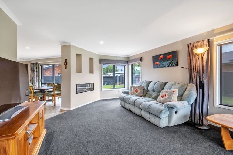 Photo of property in 3 Crabapple Close, Milson, Palmerston North, 4414