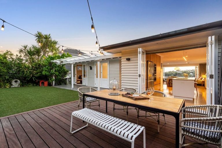 Photo of property in 46 Church Street, Northcote Point, Auckland, 0627