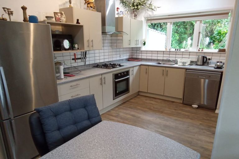 Photo of property in 94 Melbourne Road, Island Bay, Wellington, 6023