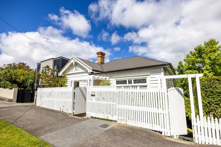Photo of property in 104 Bassett Road, Remuera, Auckland, 1050