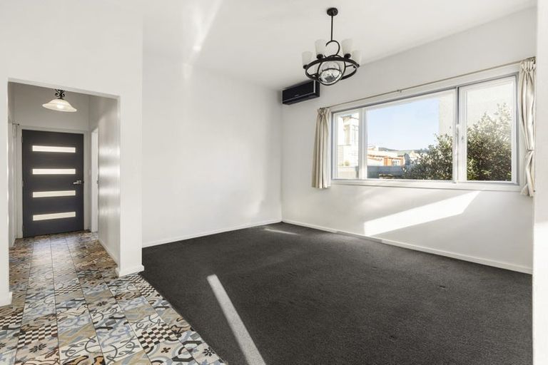 Photo of property in 7 Fallowfield Avenue, Mount Victoria, Wellington, 6011