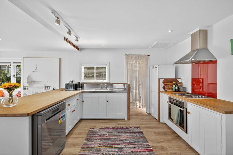 Photo of property in 380 Keyes Road, New Brighton, Christchurch, 8083