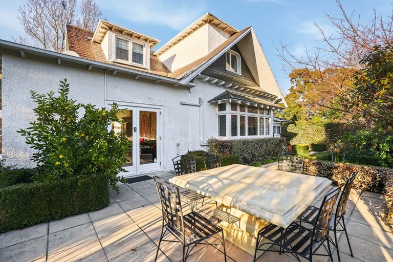 Photo of property in 284 Papanui Road, Merivale, Christchurch, 8052