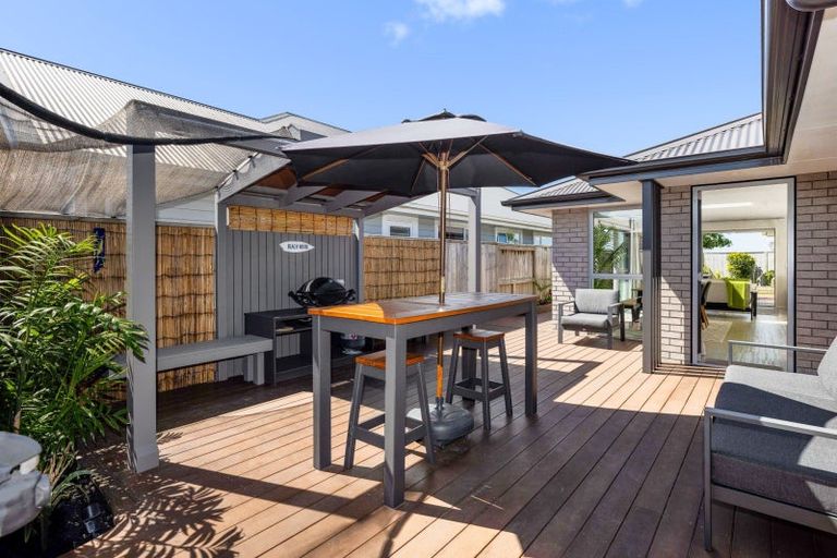 Photo of property in 6 Warlock Way, Papamoa, 3118