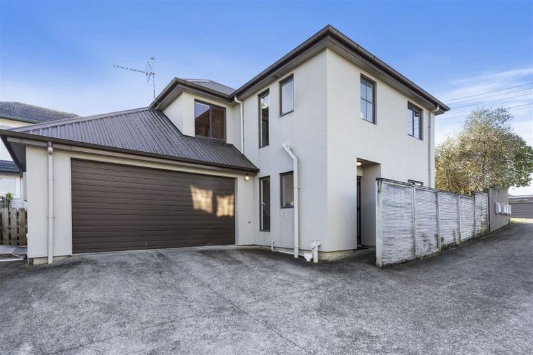 Photo of property in 34 Bleakhouse Road, Howick, Auckland, 2014