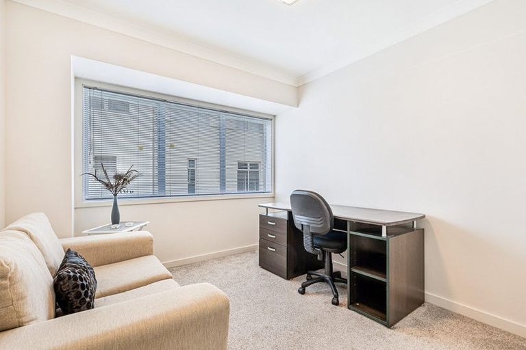 Photo of property in 16 Parkside Drive, Orewa, 0931