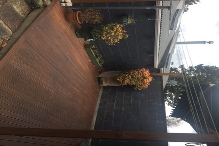 Photo of property in 2/13 Saddleback Rise, Murrays Bay, Auckland, 0630