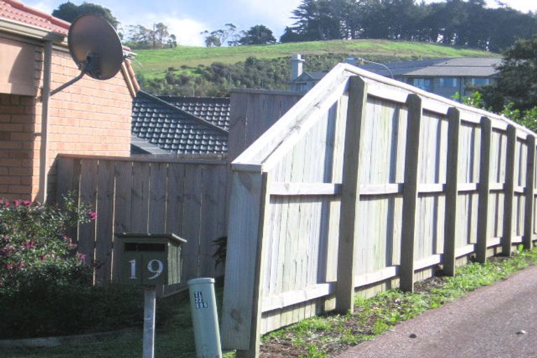 Photo of property in 19 Meridian Court, Oteha, Auckland, 0632