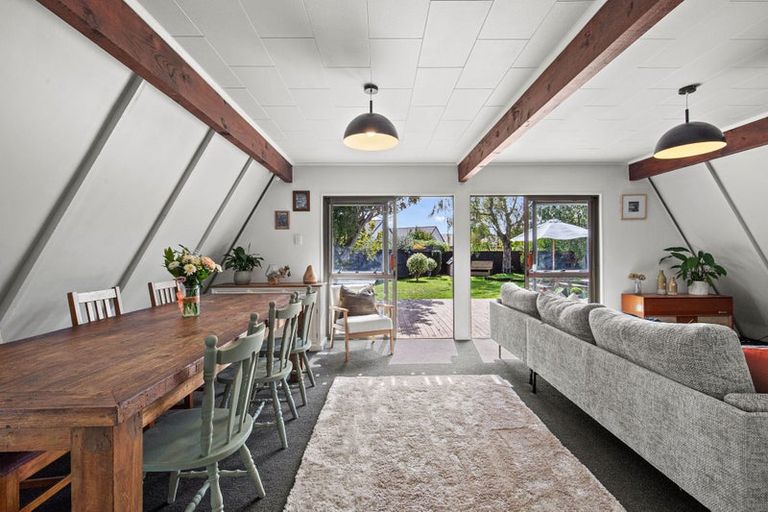 Photo of property in 6a Hurst Place, Parklands, Christchurch, 8083