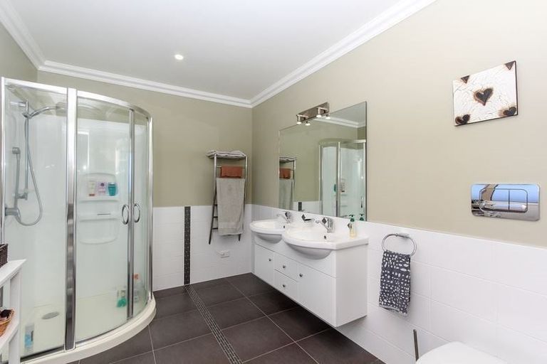 Photo of property in 14 Parkvue Drive, Bell Block, New Plymouth, 4312