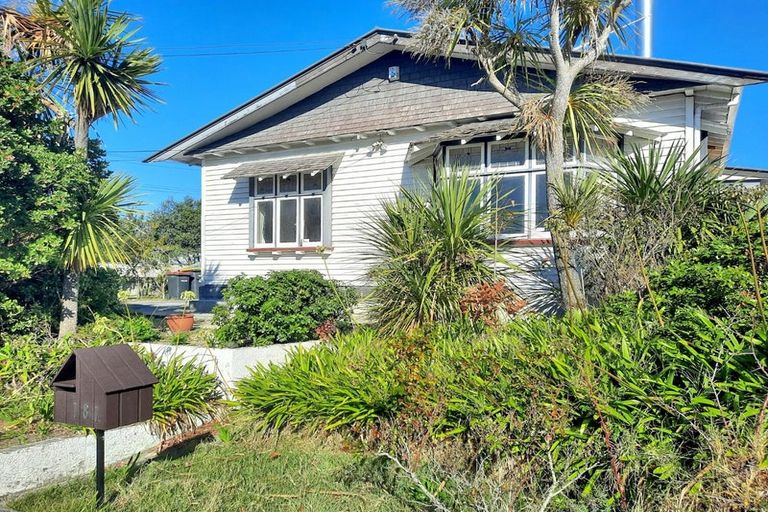 Photo of property in 181 Bowhill Road, New Brighton, Christchurch, 8083