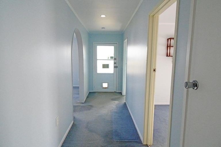 Photo of property in 48 Glenbervie Crescent, Massey, Auckland, 0614