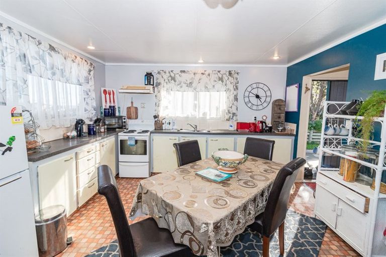 Photo of property in 15 Waitote Street, Castlecliff, Whanganui, 4501