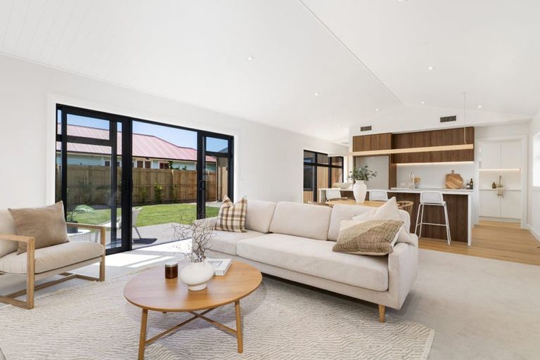 Photo of property in 157 Centaurus Road, Saint Martins, Christchurch, 8022