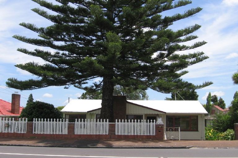 Photo of property in 2123 Great North Road, Avondale, Auckland, 0600