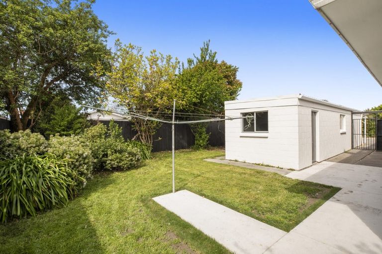 Photo of property in 2/21 Quinns Road, Shirley, Christchurch, 8013