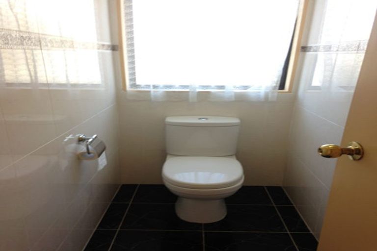 Photo of property in 20 Britannia Place, Half Moon Bay, Auckland, 2012