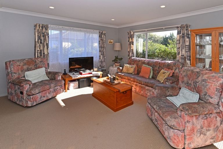 Photo of property in 52 Belfry Place, Wattle Downs, Auckland, 2103