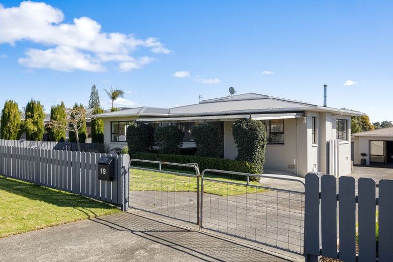 Photo of property in 19 Coronation Avenue, Pukekohe, 2120